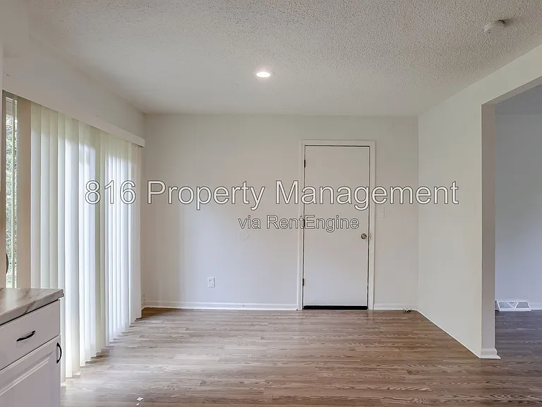 8701 E 114th St — Photo 5