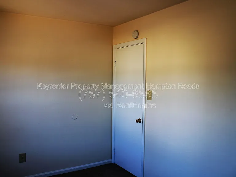 1 Peachtree Ct — Photo 25