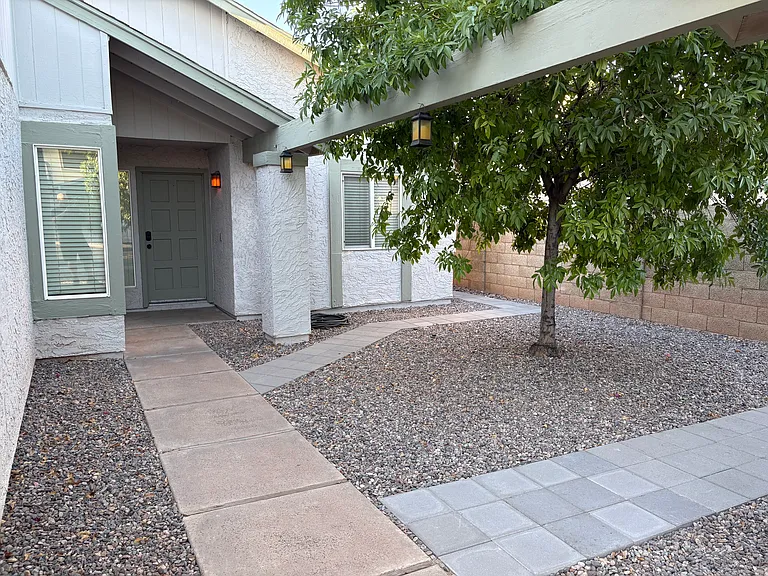 1916 W Jerome Ave #2 — Photo 2