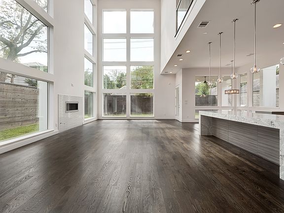3rd image of 2231 North Blvd