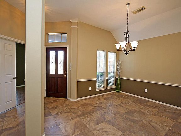 2nd image of 3518 Glenhill Dr