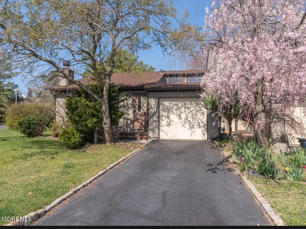 175 Penn Court #120, Matawan, NJ 07747