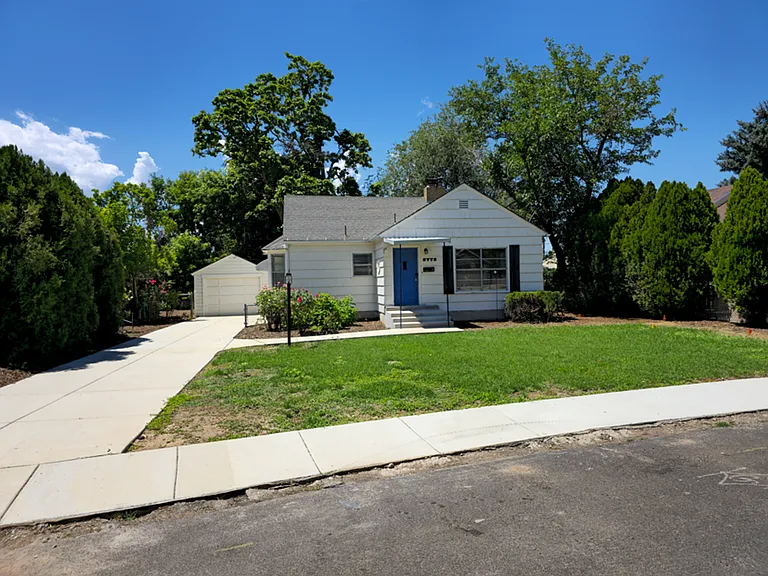 2772 S Yuma Cir — Photo 3