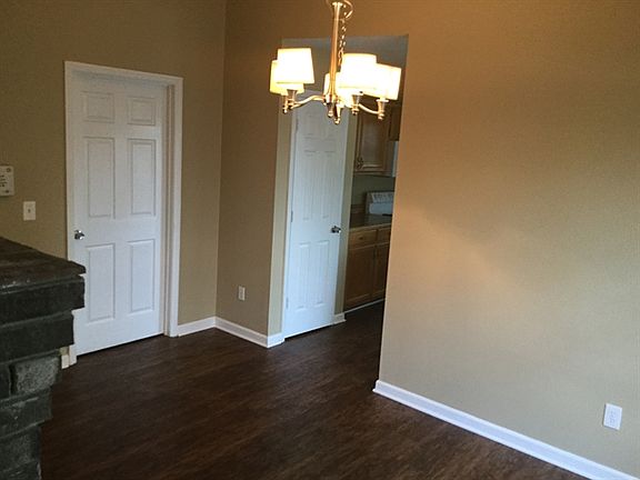 3rd image of 110 Cedar Bend Ct