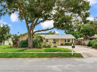 8893 118th St, Seminole, FL 33772