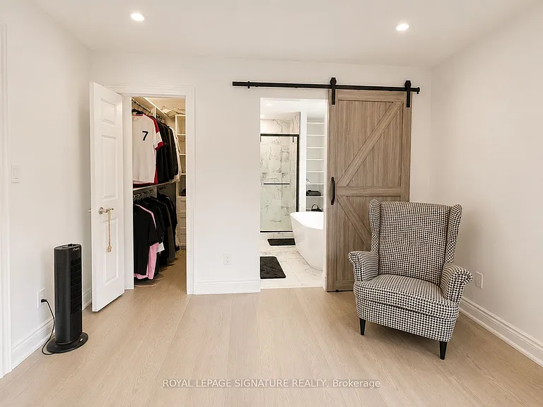 932 Elgin St #MAIN — Photo 13