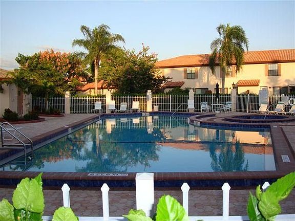 2nd image of 100 Marco Villas Dr #S-6