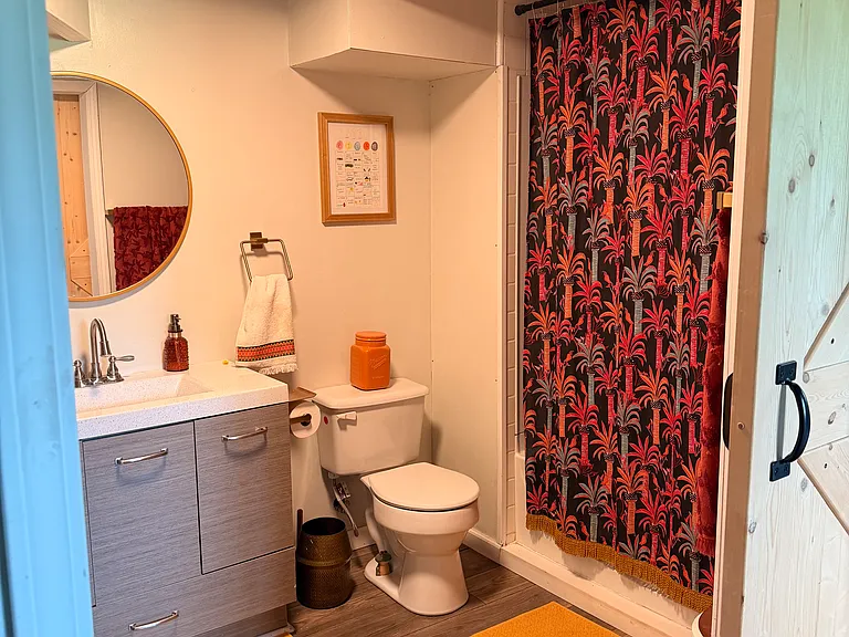 1024 Saint Clair Ave — Photo 17