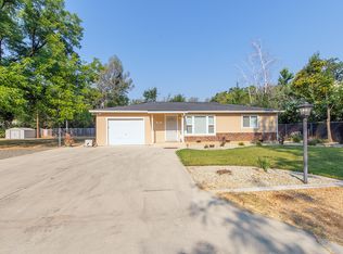 2061 Jewell Ln, Redding, CA 96001
