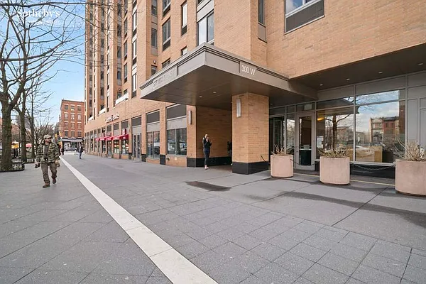 Sold by Sotheby's International Realty | media 15