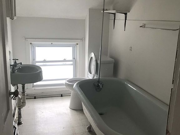 4th image of 2 Trenton St APT 3