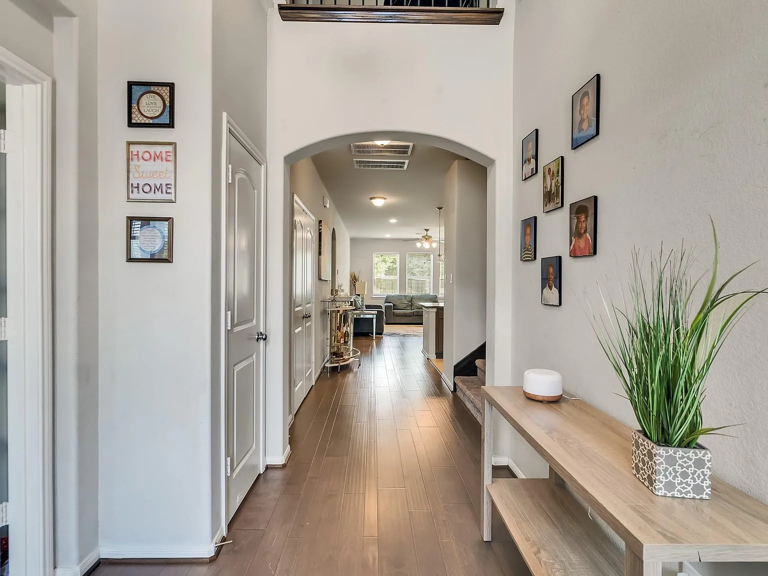 5 bed, 3.5 bath, 2788 sqft, $2,995 — Photo 4