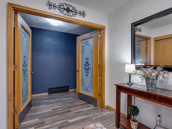 5th image of 3210 Briar Crest Dr