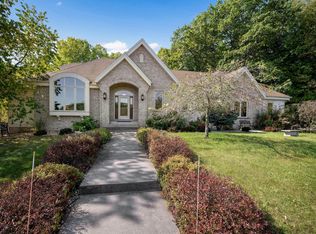 9064 Forest View Rd, Kewaskum, WI 53040