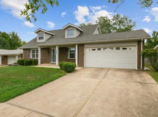 410 Westglen Village Dr, Ballwin, MO