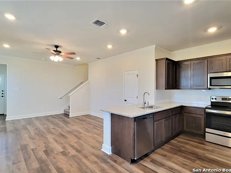 13858 Enzo Gate #2 — Photo 3