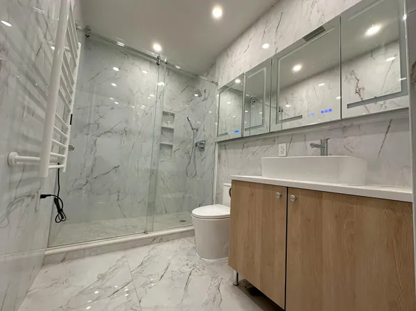 706 Manhattan Avenue image 9 of 12