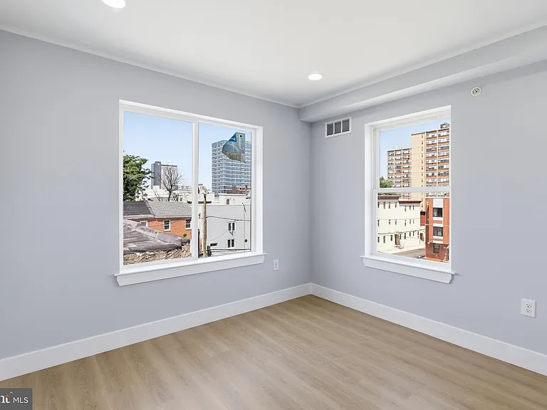 1511 W Flora St — Photo 34