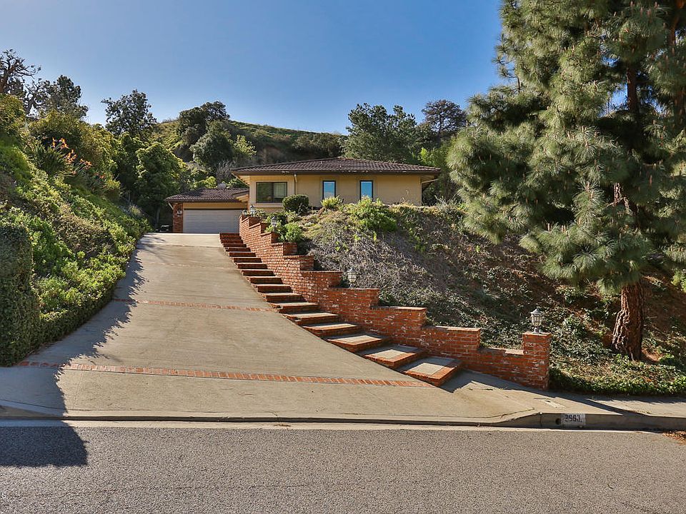 1st image of 2660 Sleepy Hollow Pl