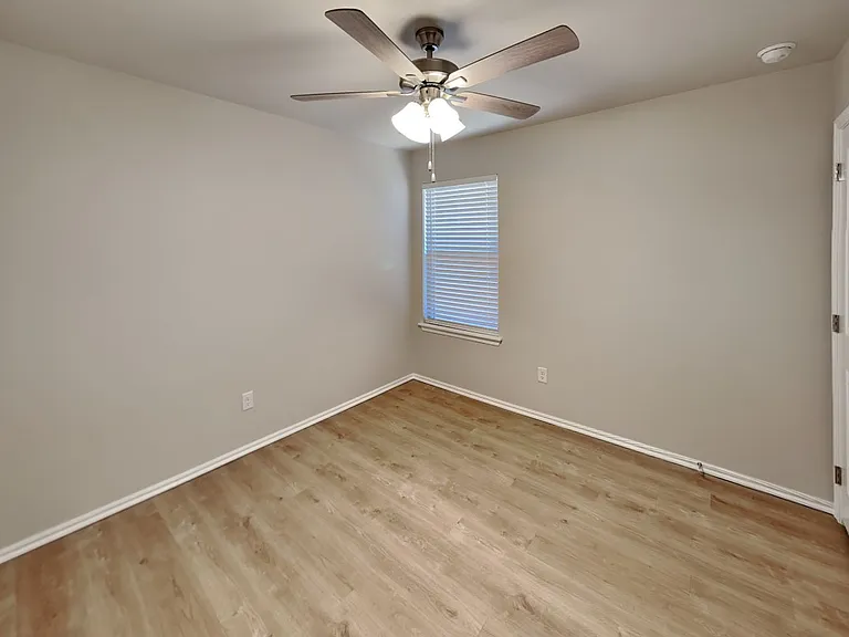 12720 Elba Dr — Photo 14