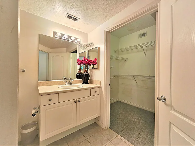 5050 Fairways Cir #E301 — Photo 17