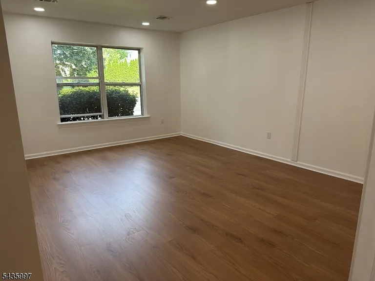 901 Stuyvesant Ave #106 — Photo 10