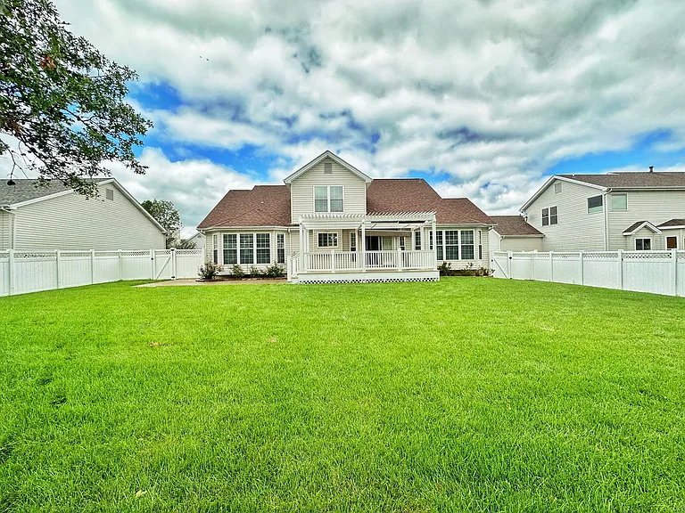 6 Savannah Hill Dr — Photo 2
