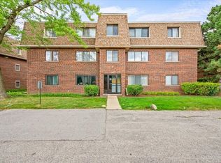 1452 Carol Ct APT 2A, Palatine, IL 60074