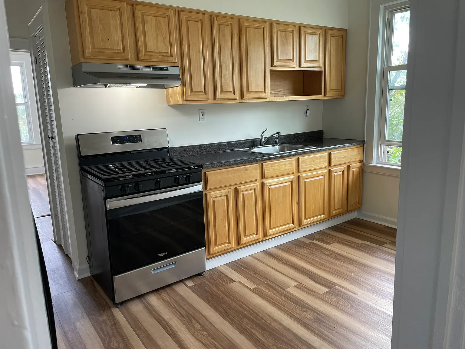 2 bed, 721 sqft, $1,750 — Photo 2
