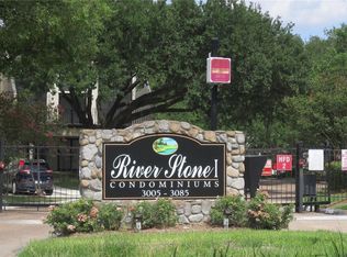 3025 Walnut Bend Ln APT 21, Houston, TX 77042