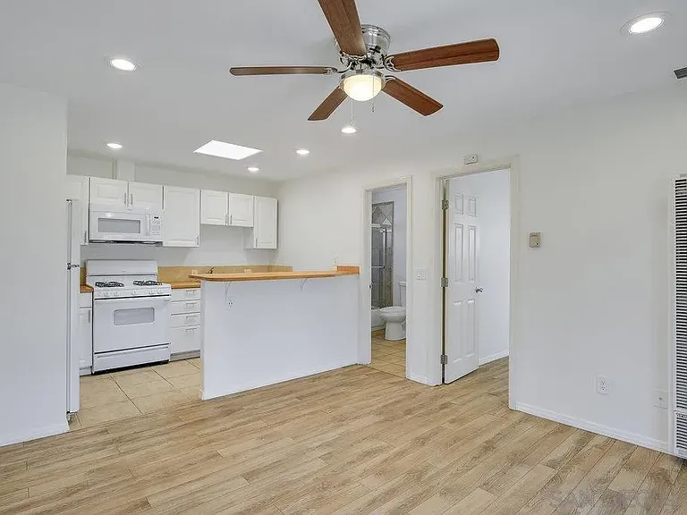 4618 Marlborough Dr #1/2 — Photo 6