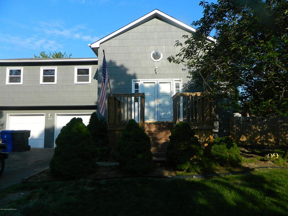 1st image of 302 Lynwood Pl