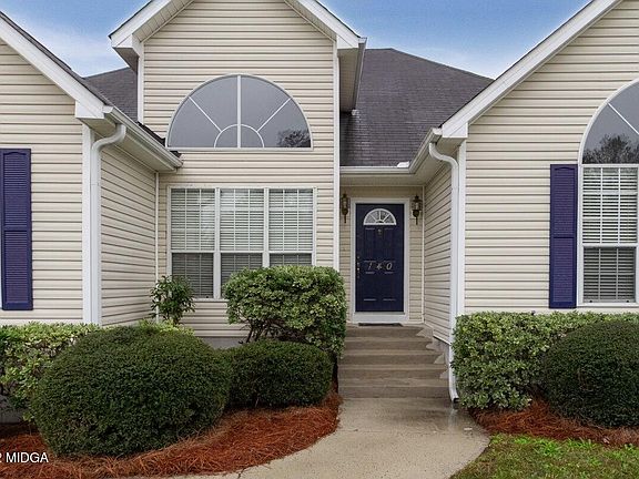 2nd image of 140 Woodmont Dr