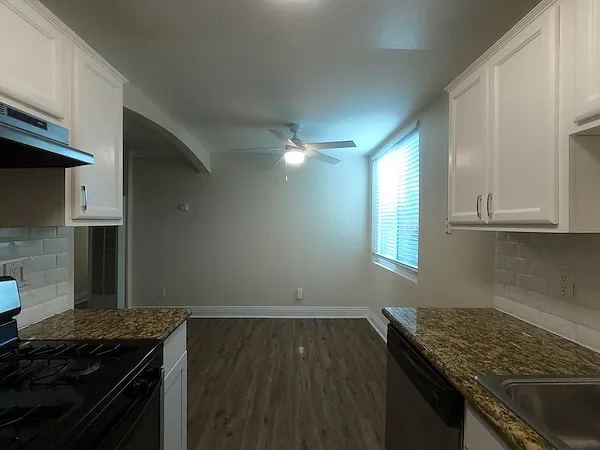 1472 Iris Ave #1 — Photo 4
