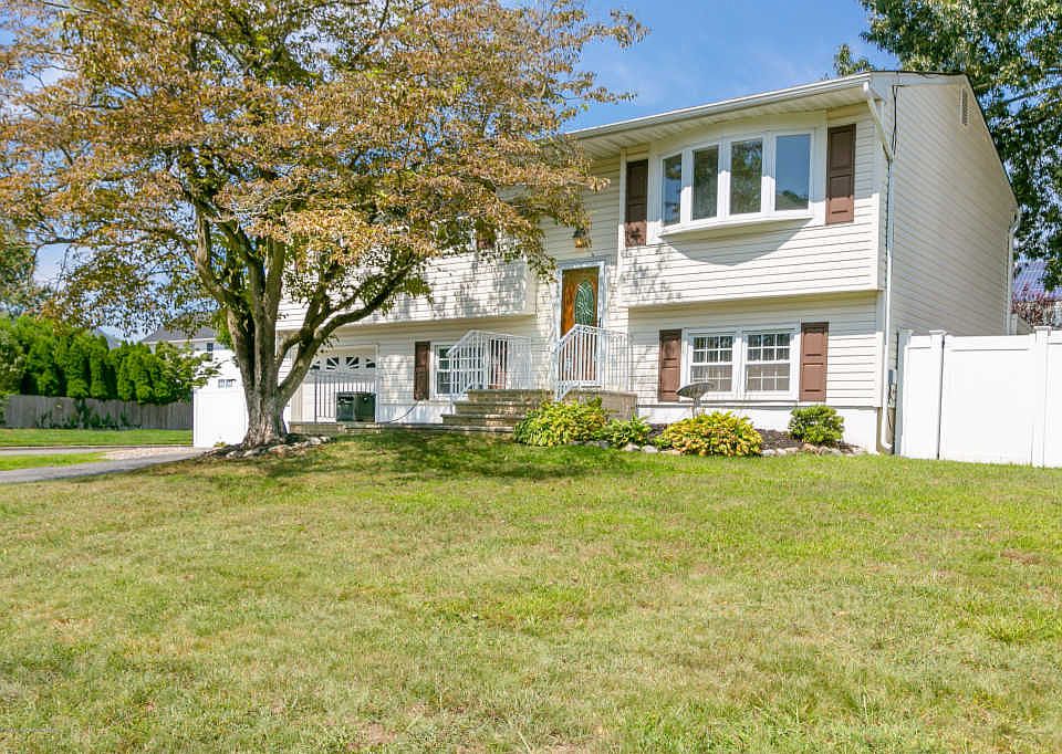 1st image of 666 Longview Dr