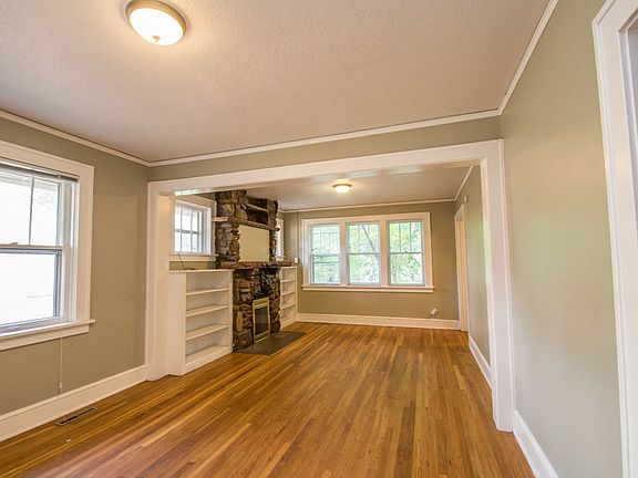 1111 Lincoln Living Room