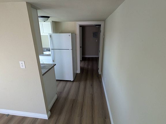 4th image of 132 136 1/2 Pl W #118