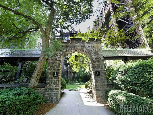 Sold by Bellmarc Realty | media 6