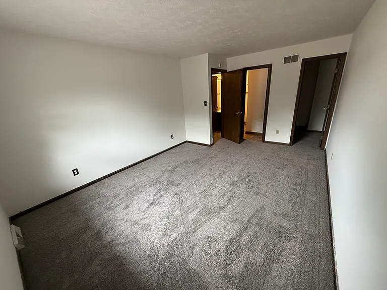1034 Oriole Dr — Photo 9