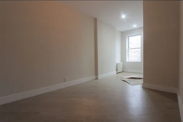 Rented by Marquis Real Estate Services | media 21