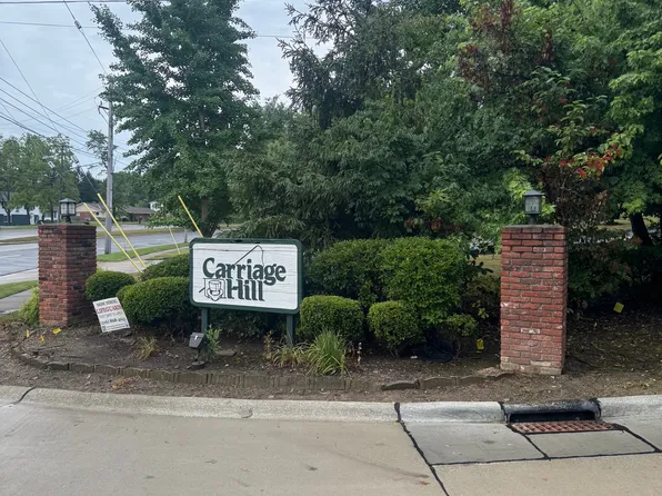 7015 Carriage Hill Dr APT 201, Brecksville, OH 44141