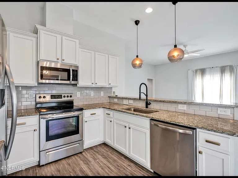 440 Pebble Shore Dr — Photo 9