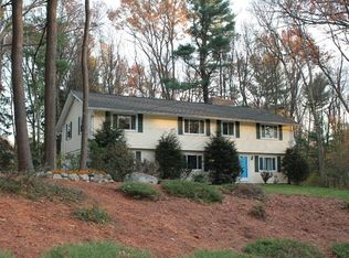 4 Cot Hill Rd, Bedford, MA 01730