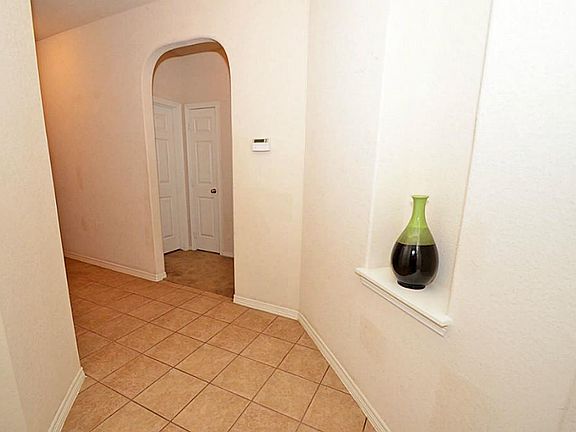 Art niche in entry