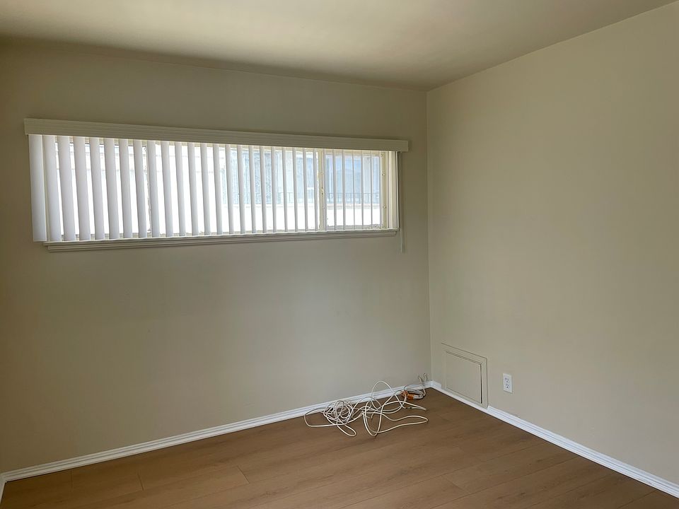 1st image of 1319 N Harvard Blvd APT 12