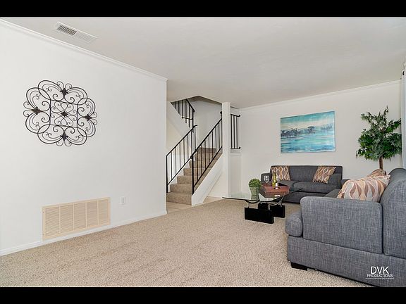 4th image of 9405 Carlton Oaks Dr Unit C