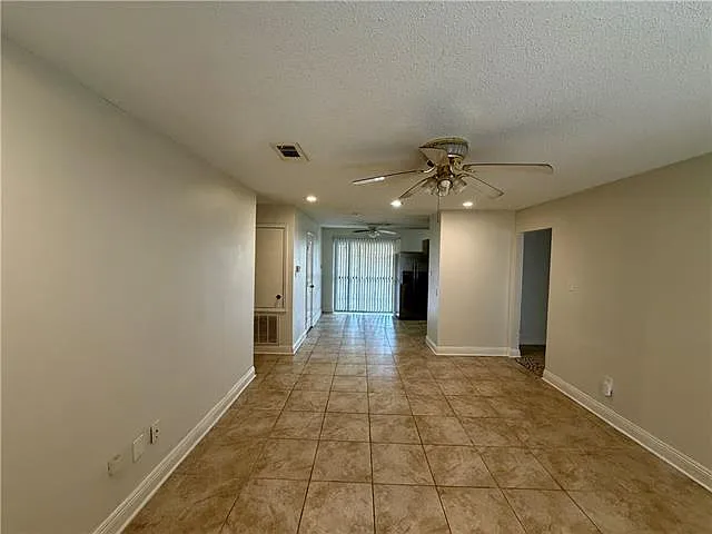 4 bed, 2.0 bath, 1300 sqft, $1,750 — Photo 4