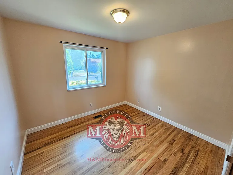 7006 S 1620 E — Photo 10