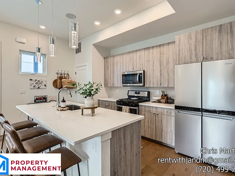 1230 Perry St #1 — Photo 1