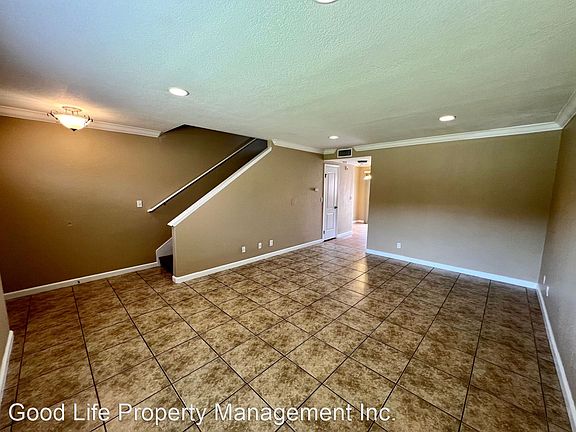 2nd image of 1427 N Broadway N #B
